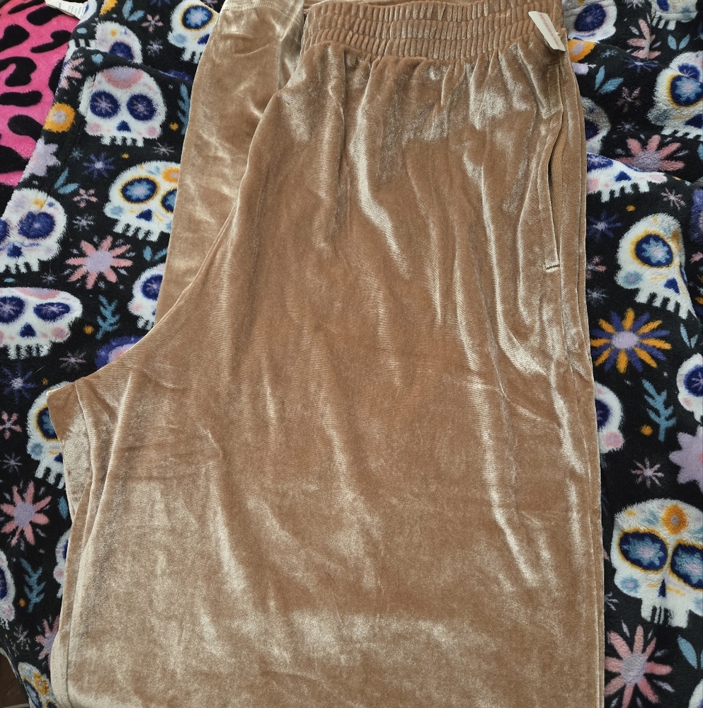 VS Pink Velvet Tan Lounge Pants